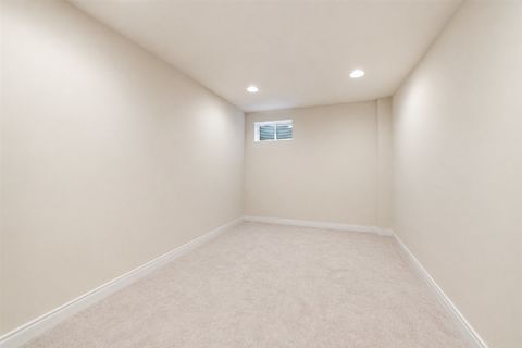 Tiny photo for 320 ESSEX Court, Aurora, IL 60504 (MLS # 12620326)