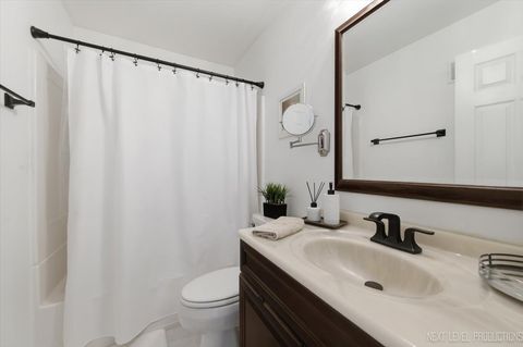 Tiny photo for 320 ESSEX Court, Aurora, IL 60504 (MLS # 12620326)