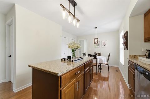 Tiny photo for 320 ESSEX Court, Aurora, IL 60504 (MLS # 12620326)