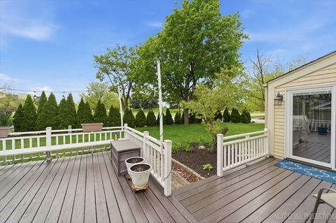 Tiny photo for 320 ESSEX Court, Aurora, IL 60504 (MLS # 12620326)