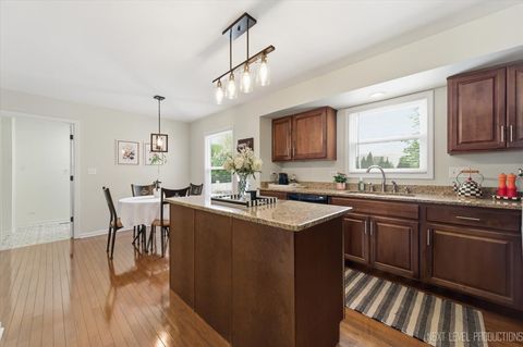 Tiny photo for 320 ESSEX Court, Aurora, IL 60504 (MLS # 12620326)