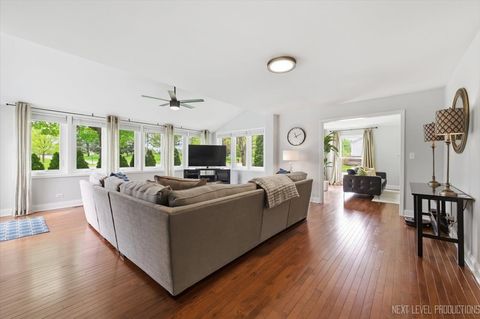 Tiny photo for 320 ESSEX Court, Aurora, IL 60504 (MLS # 12620326)