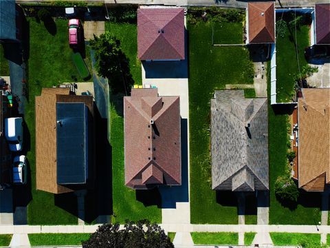 Tiny photo for 819 Oakland Avenue, Joliet, IL 60435 (MLS # 12474304)