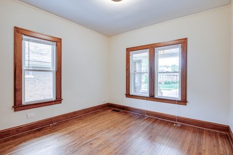 Tiny photo for 819 Oakland Avenue, Joliet, IL 60435 (MLS # 12474304)