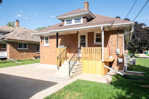 Tiny photo for 819 Oakland Avenue, Joliet, IL 60435 (MLS # 12474304)