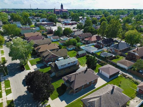 Tiny photo for 819 Oakland Avenue, Joliet, IL 60435 (MLS # 12474304)