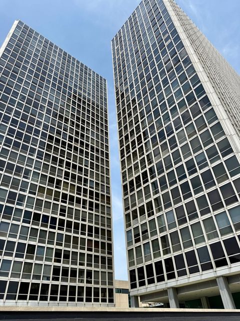 340 W DIVERSEY Parkway 420 Chicago IL 60657