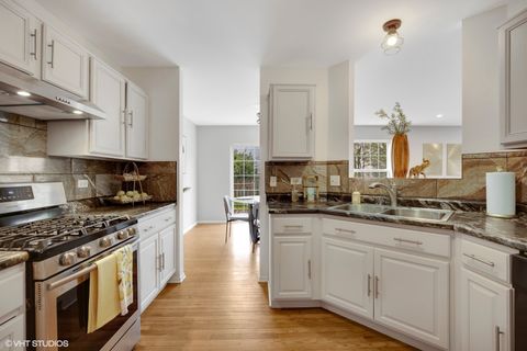 Tiny photo for 639 Navajo Street, Round Lake Heights, IL 60073 (MLS # 12523935)