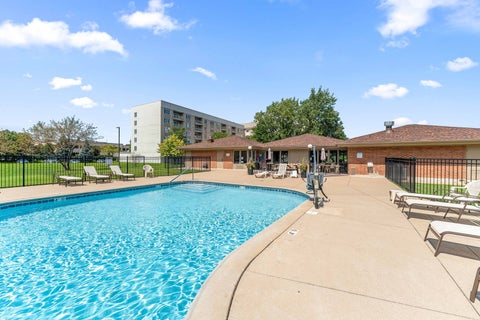 Tiny photo for 2000 Saint Regis Drive #7D, Lombard, IL 60148 (MLS # 12743908)