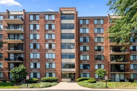 Tiny photo for 2000 Saint Regis Drive #7D, Lombard, IL 60148 (MLS # 12743908)