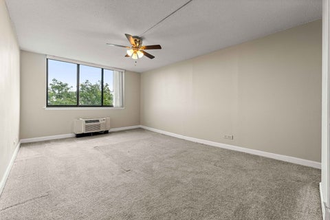 Tiny photo for 2000 Saint Regis Drive #7D, Lombard, IL 60148 (MLS # 12743908)