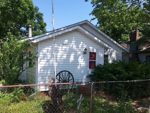 Photo of 501 S Spruce Street, Villa Grove, IL 61956 (MLS # 12414805)