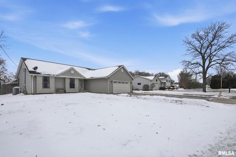 Photo of 411 E 19TH Avenue, Coal Valley, IL 61240 (MLS # QC4270030)