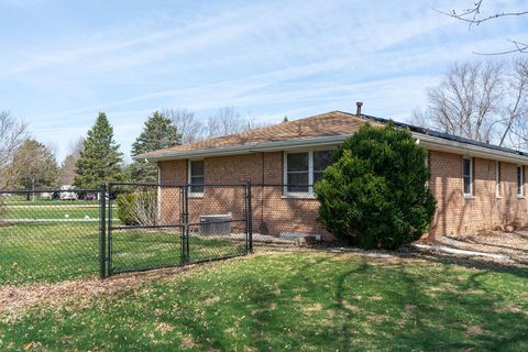 Tiny photo for 7426 Lancaster Road, Peoria, IL 61607 (MLS # 12600776)