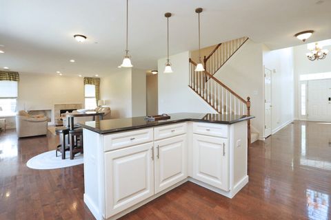 Tiny photo for 2140 Edgartown Lane, Hoffman Estates, IL 60192 (MLS # 12628019)