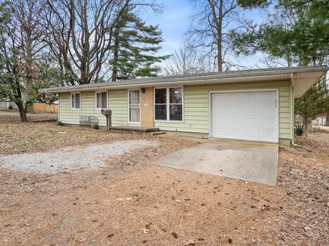 Photo of 520 S 6th Street, Herrin, IL 62948 (MLS # 100000076)