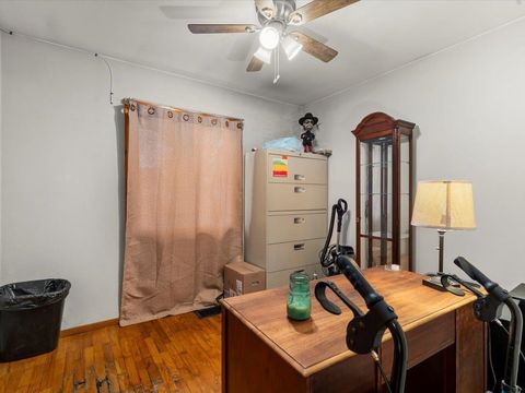 Tiny photo for 520 S 6th Street, Herrin, IL 62948 (MLS # 100000076)