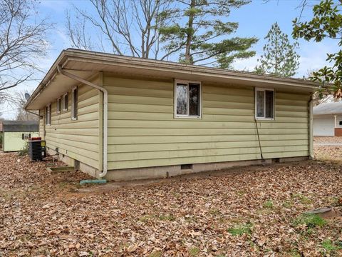 Tiny photo for 520 S 6th Street, Herrin, IL 62948 (MLS # 100000076)