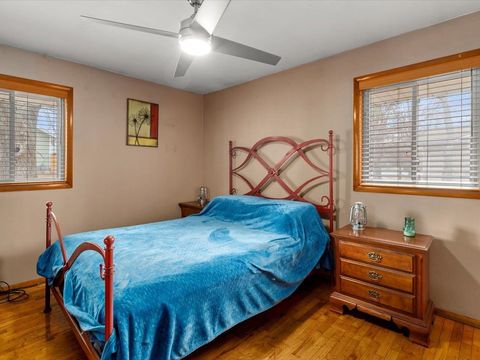 Tiny photo for 520 S 6th Street, Herrin, IL 62948 (MLS # 100000076)