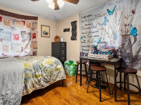 Tiny photo for 520 S 6th Street, Herrin, IL 62948 (MLS # 100000076)