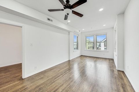 Tiny photo for 3330 W Hutchinson Street #3, Chicago, IL 60618 (MLS # 12524492)