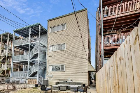 Tiny photo for 3330 W Hutchinson Street #3, Chicago, IL 60618 (MLS # 12524492)