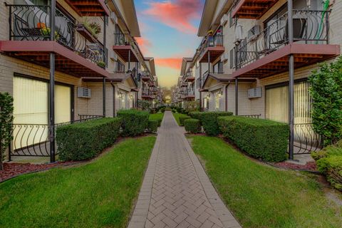 Photo of 5159 N East River Road #212, Chicago, IL 60656 (MLS # 12495687)
