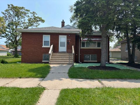 Photo of 655 HIRSCH Avenue, Calumet City, IL 60409 (MLS # 12494195)