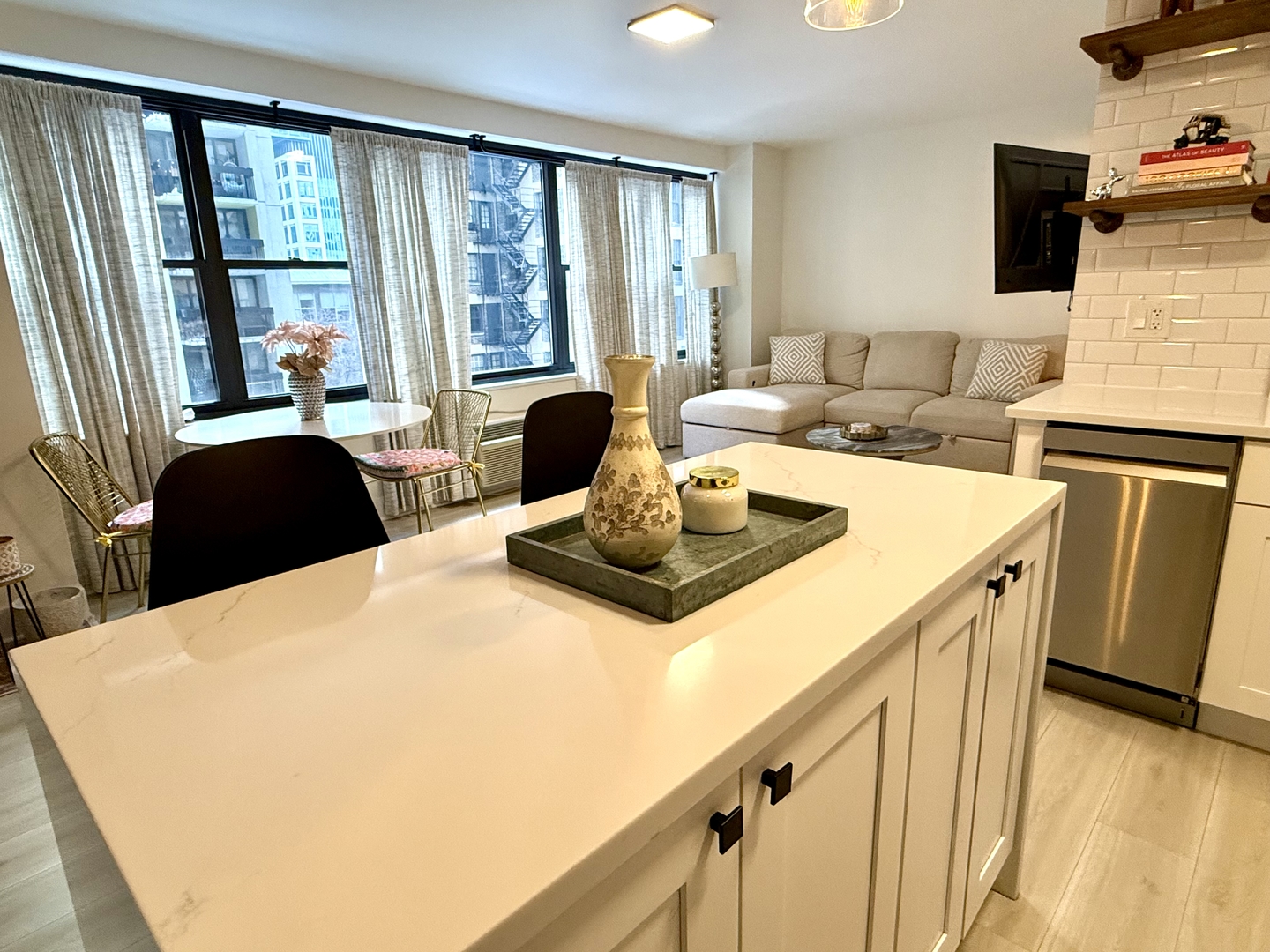 850 N Dewitt Place 7F