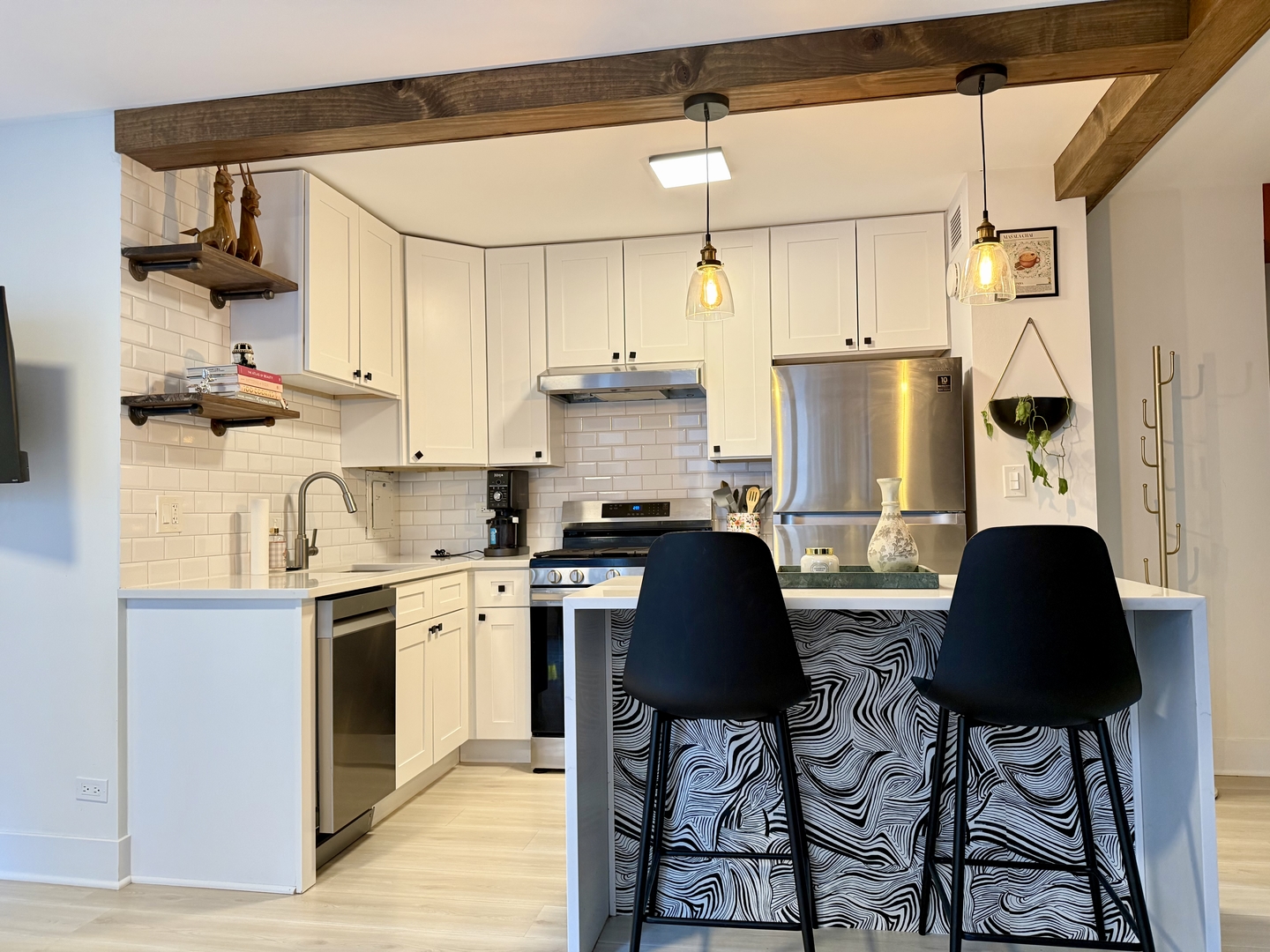 850 N Dewitt Place 7F