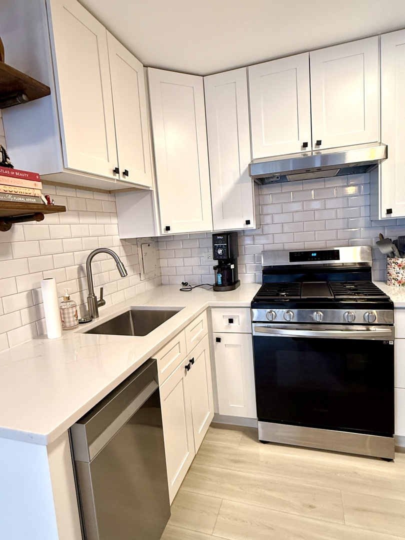 850 N Dewitt Place 7F