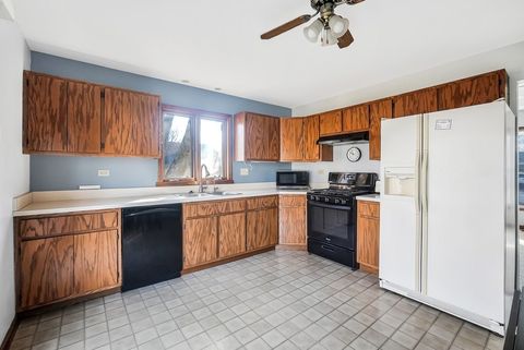Tiny photo for 637 Madison Street, Batavia, IL 60510 (MLS # 12569414)