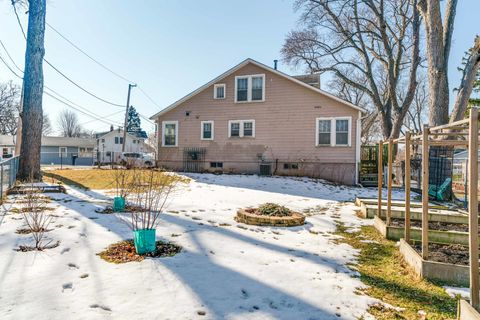Tiny photo for 43250 N Lakeside Drive, Antioch, IL 60002 (MLS # 12686451)