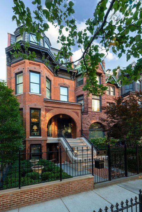 1534 N Dearborn Parkway Chicago IL 60610