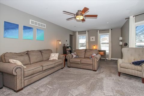 Tiny photo for 900 Glenmore Lane, Elgin, IL 60124 (MLS # 12520631)