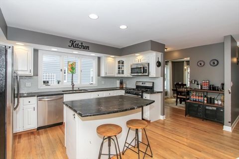 Tiny photo for 900 Glenmore Lane, Elgin, IL 60124 (MLS # 12520631)