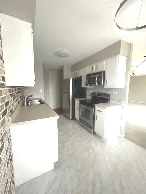 111 S Baybrook Drive 404