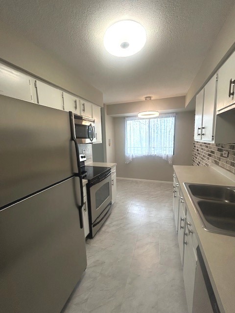 111 S Baybrook Drive 404
