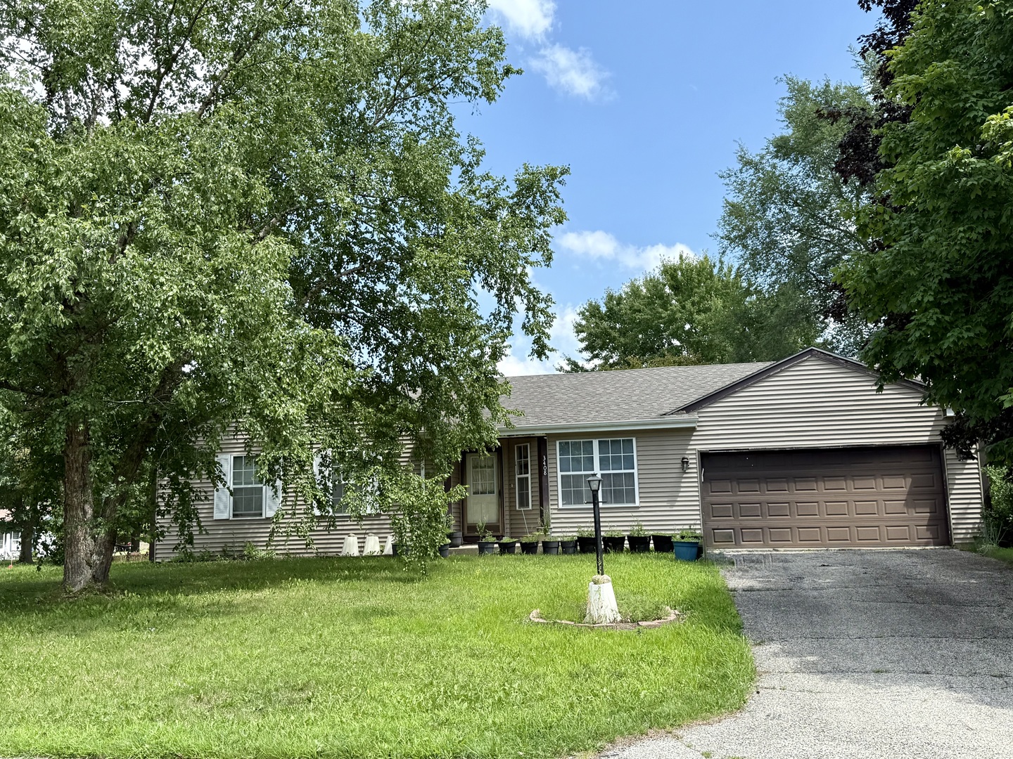 Island Lake, Illinois 60042, United States, 3 Bedrooms Bedrooms, ,1 BathroomBathrooms,Residential,Contingent,246048