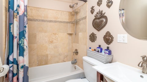 Tiny photo for 1639 W GRANVILLE Avenue #G, Chicago, IL 60660 (MLS # 12666371)