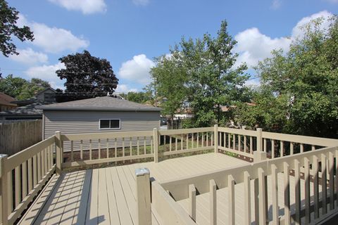 A home in OAK PARK