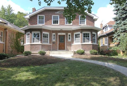 A home in OAK PARK