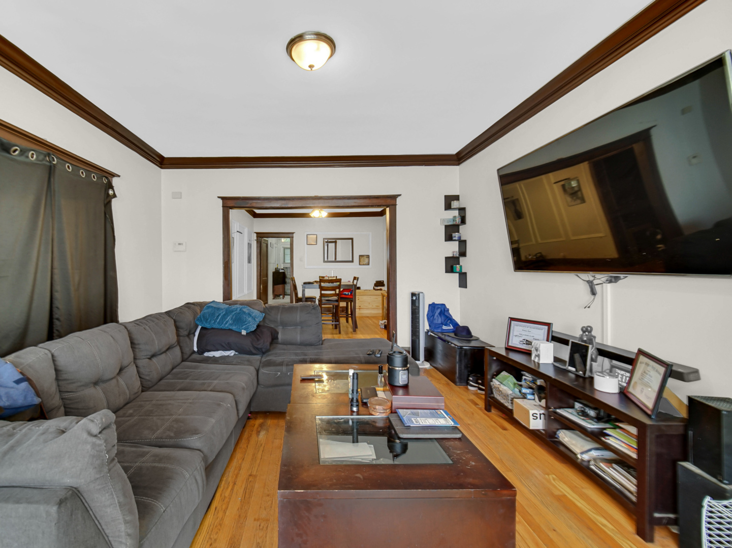 708 W 61st Place