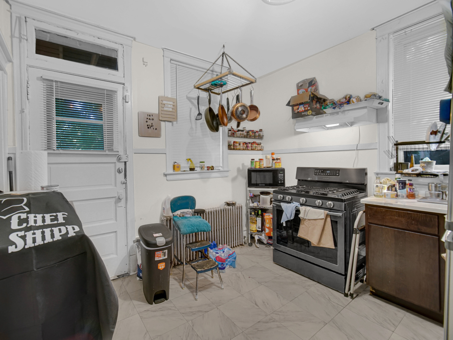 708 W 61st Place