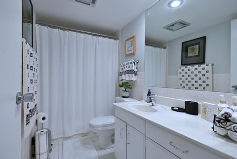 Tiny photo for 360 Claymoor Avenue #2E, Hinsdale, IL 60521 (MLS # 12642905)