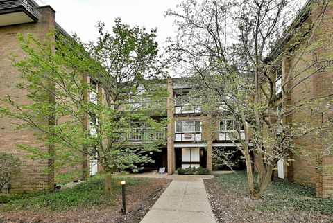 Photo of 360 Claymoor Avenue #2E, Hinsdale, IL 60521 (MLS # 12642905)