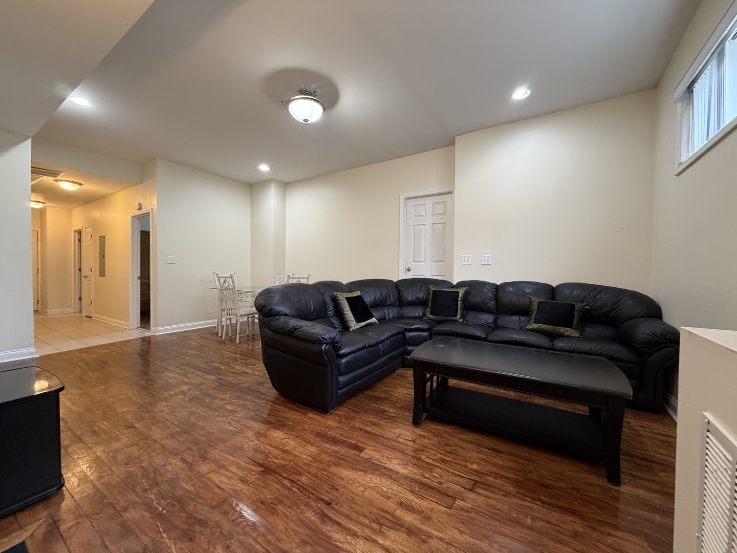 2355 W Harrison Street GDN