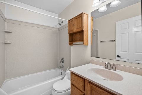 Tiny photo for 505 Astoria Court, Vernon Hills, IL 60061 (MLS # 12472291)