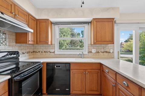 Tiny photo for 505 Astoria Court, Vernon Hills, IL 60061 (MLS # 12472291)