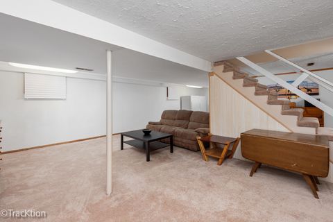 Tiny photo for 23061 N Apple Hill Lane, Lincolnshire, IL 60069 (MLS # 12588833)